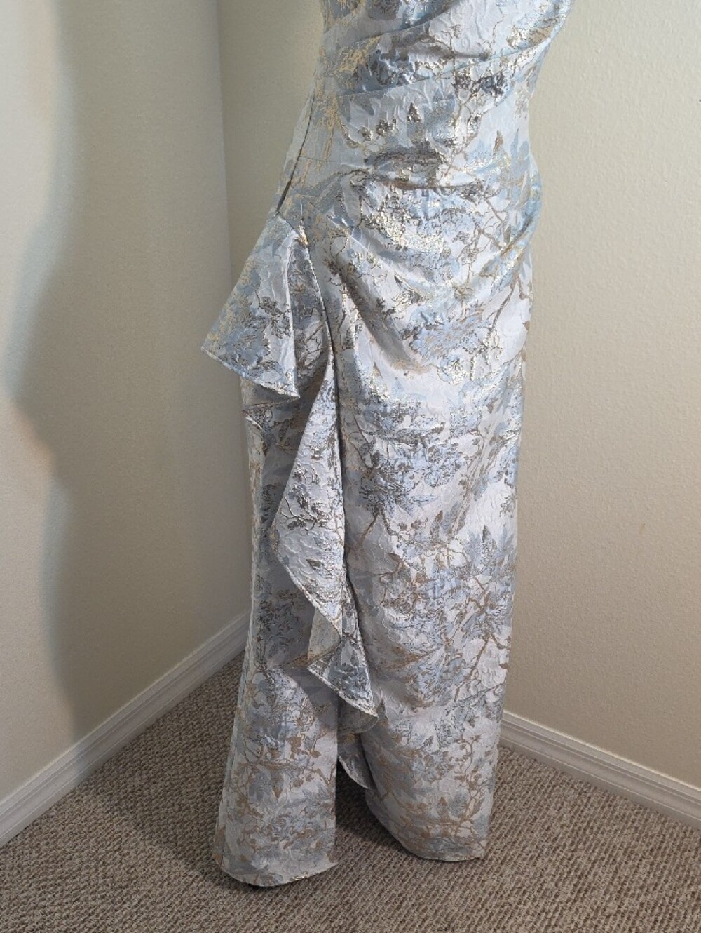 Xscape One-Shoulder Silver Floral Metallic Gown - Picture 2 of 8